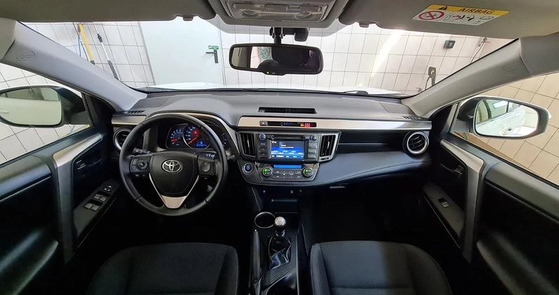 Toyota RAV4 cena 65000 przebieg: 171000, rok produkcji 2015 z Piotrków Trybunalski małe 562